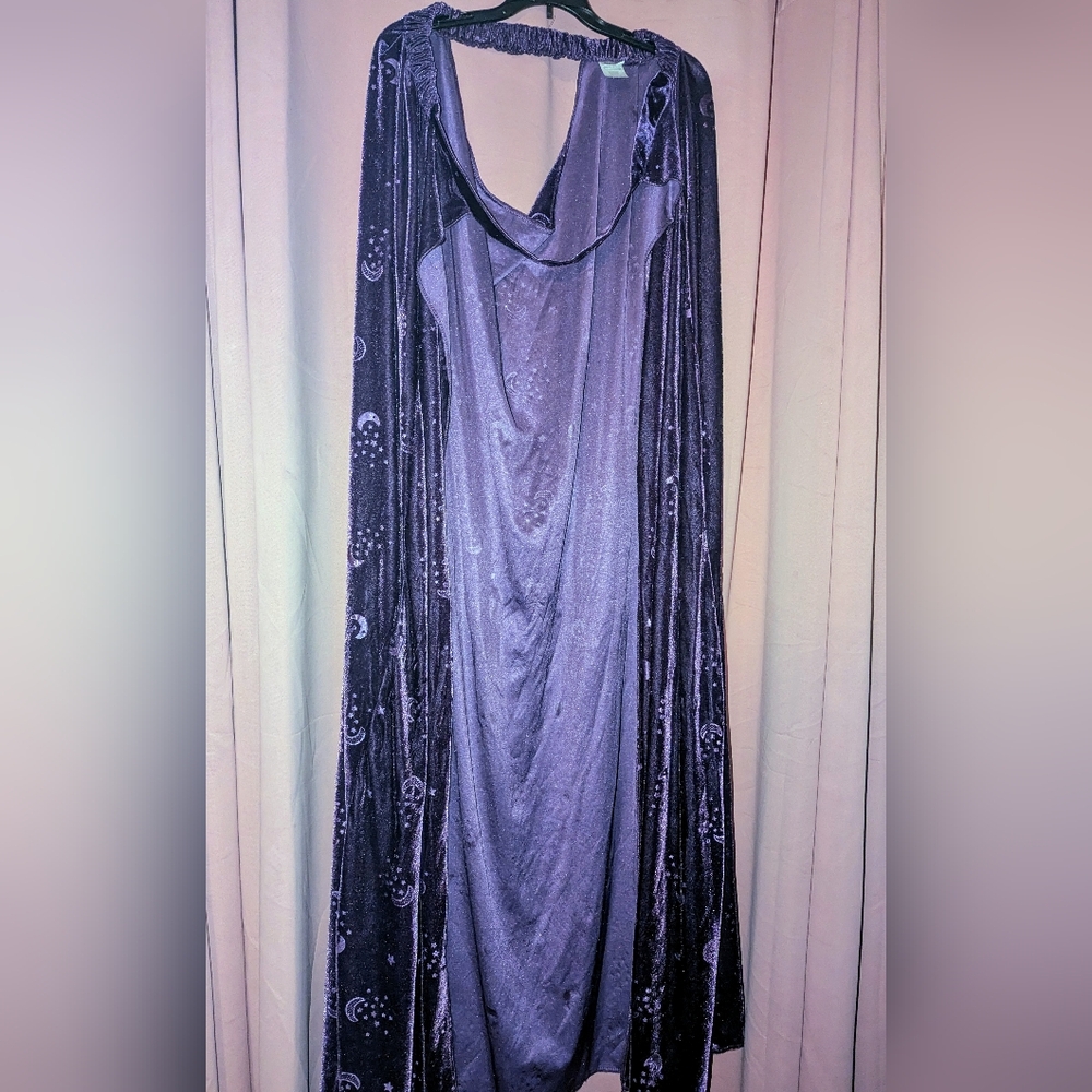 SPIRIT Plus Purple Velvet Cape with Moon & Stars - Picture 2 of 7